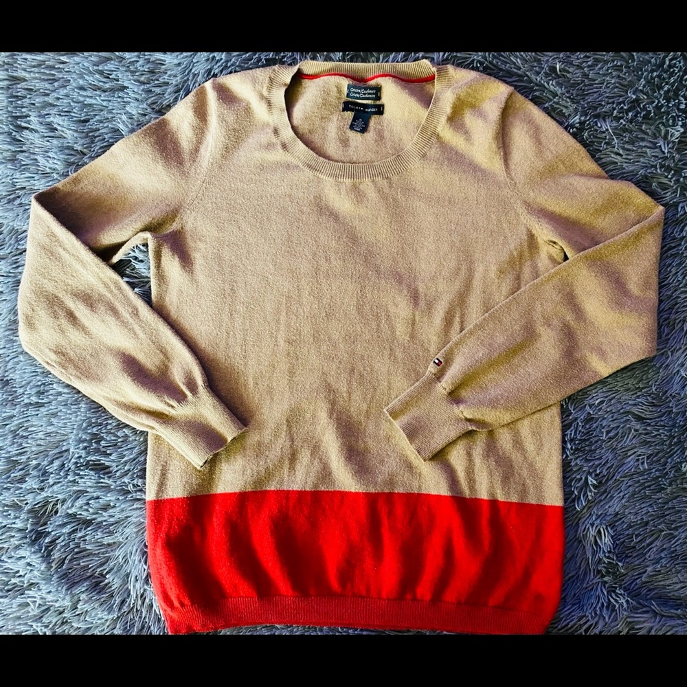 ❗️Tommy Hilfiger long sleeve sweater tan/red Med.
